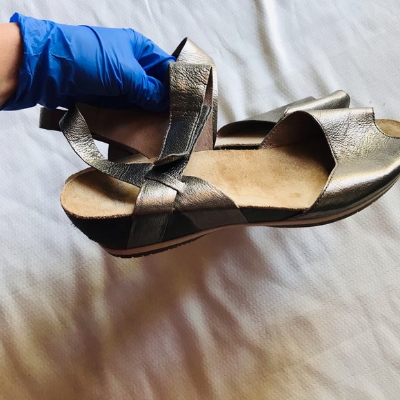 Dansko vera gold Metallic Sandals - Picture 9 of 12